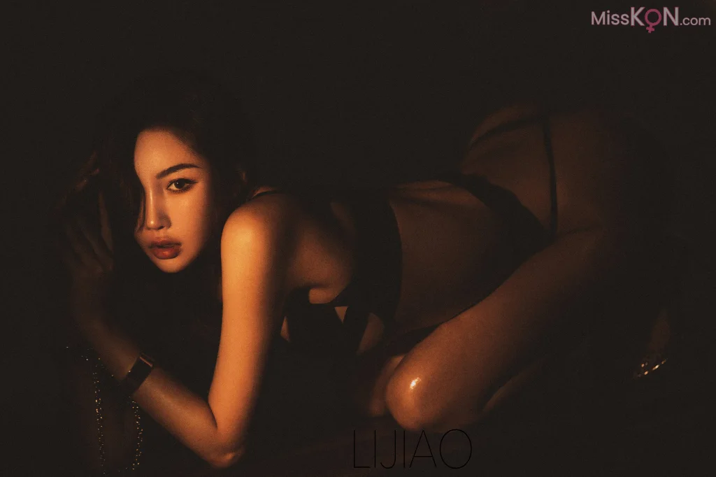LIJIAO李娇 Vol.012: 情色唯美露脸极品女体艺术私拍 (53 photos)