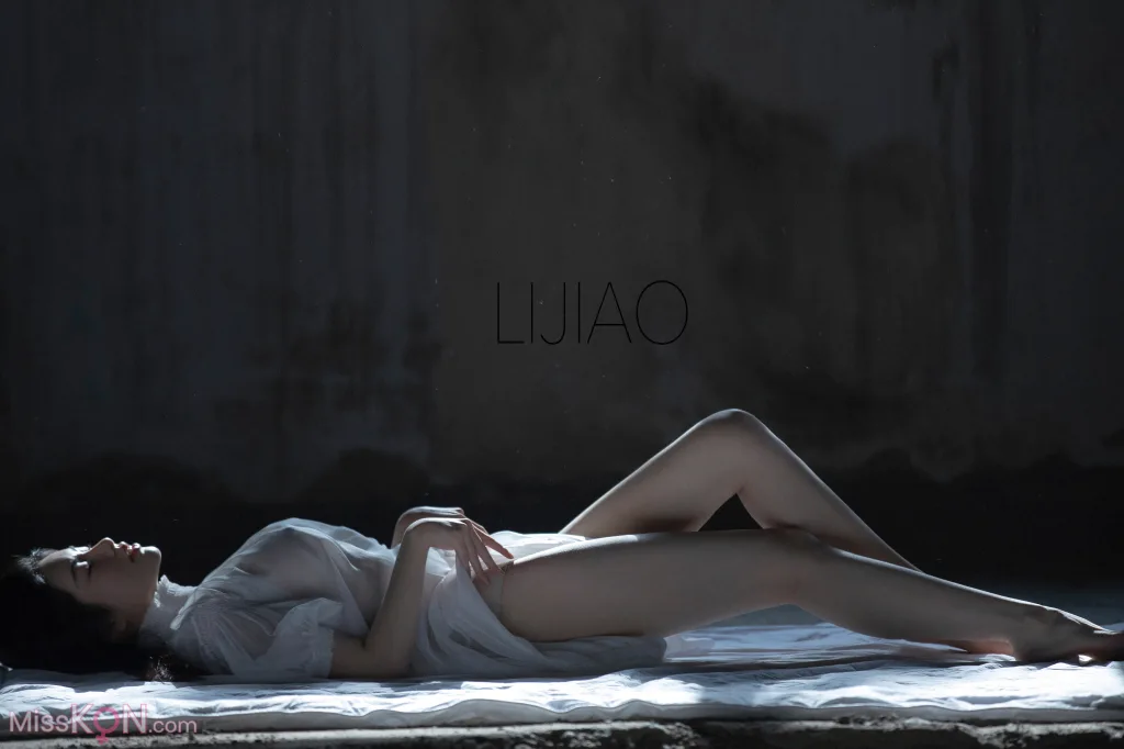 LIJIAO李娇 Vol.013: 情色唯美露脸极品女体艺术私拍 (53 photos)