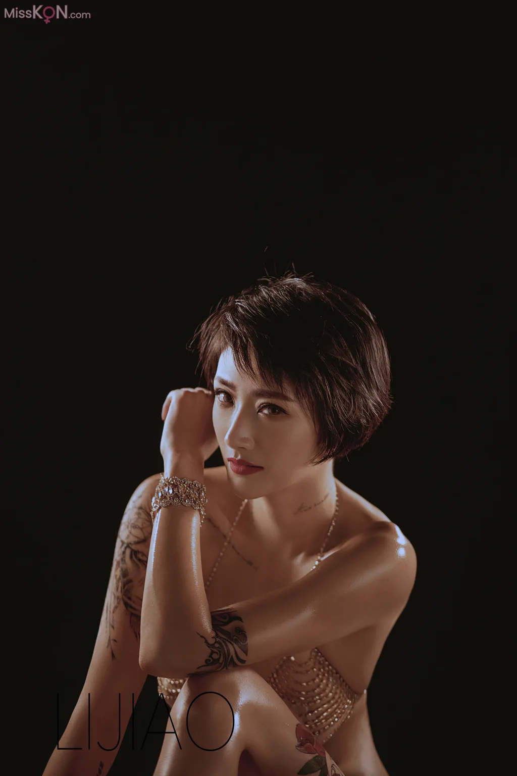 LIJIAO李娇 Vol.014: 情色唯美露脸极品女体艺术私拍 (49 photos)