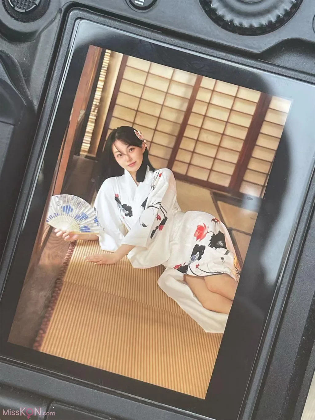 橘猫juju: 顶级小美女 黑色蕾丝下的神秘诱惑 (90 ảnh )