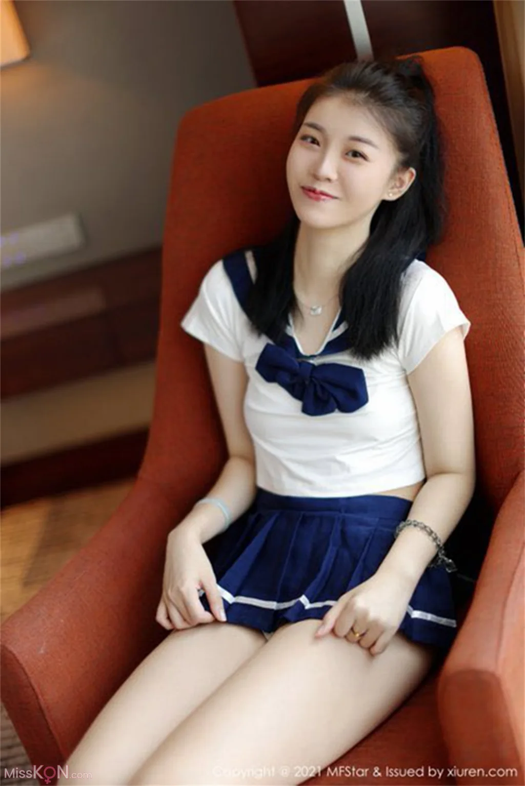 橘猫juju: 顶级小美女 黑色蕾丝下的神秘诱惑 (90 photos )