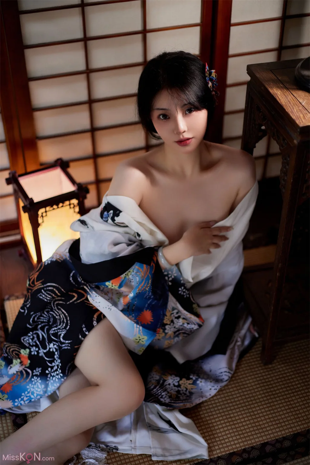 橘猫juju: 顶级小美女 黑色蕾丝下的神秘诱惑 (90 photos )