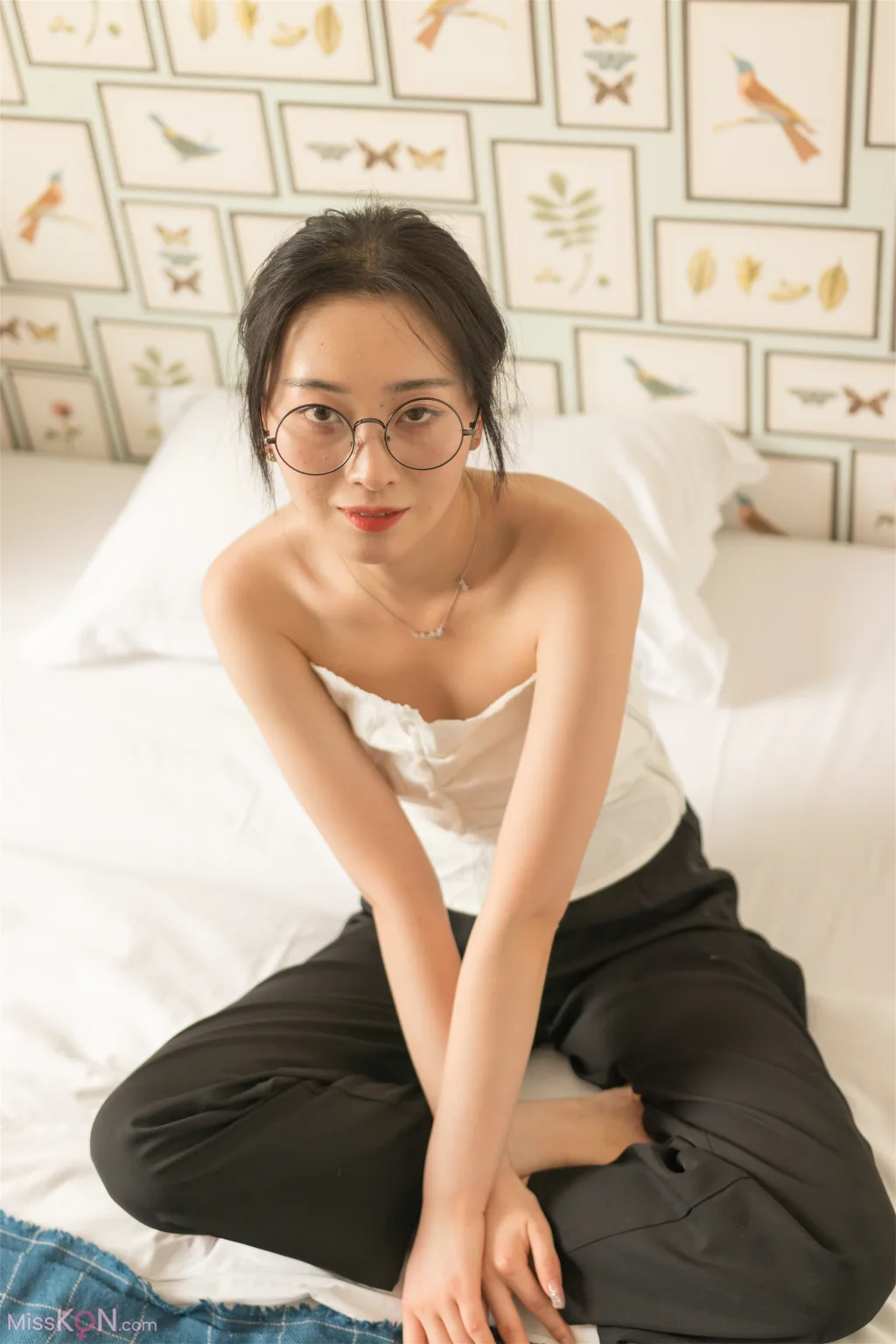[Private Photoshoot] PKG眼镜娘: S级女神 阳光与思绪的温柔对话 (307 ảnh)