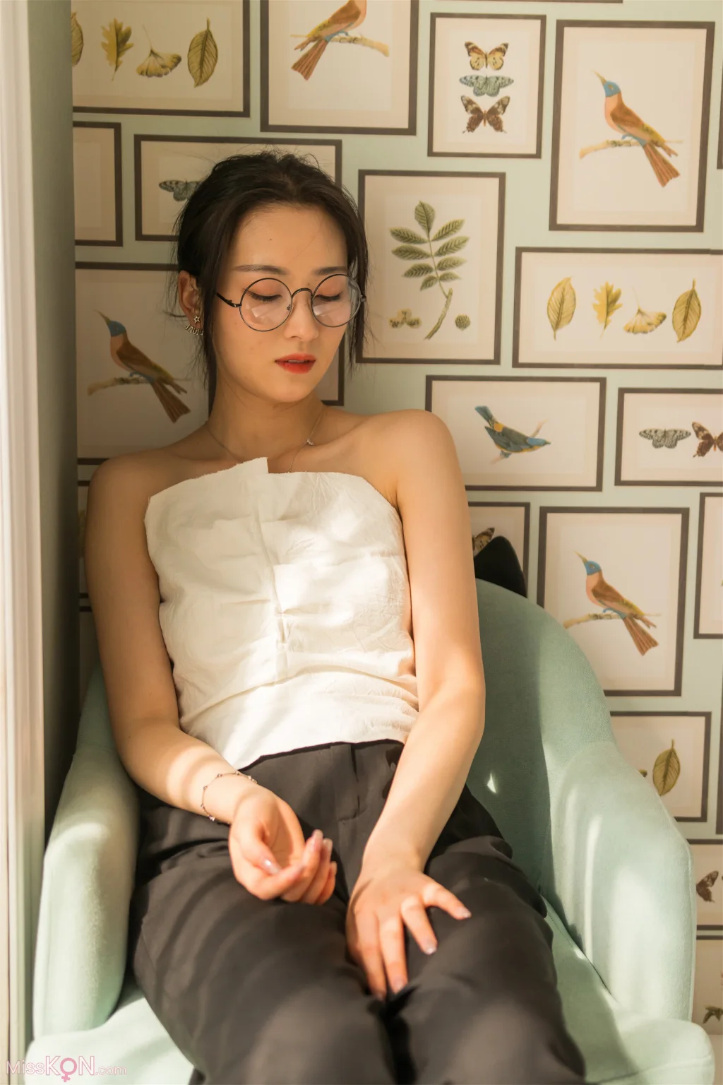 [Private Photoshoot] PKG眼镜娘: S级女神 阳光与思绪的温柔对话 (307 ảnh)