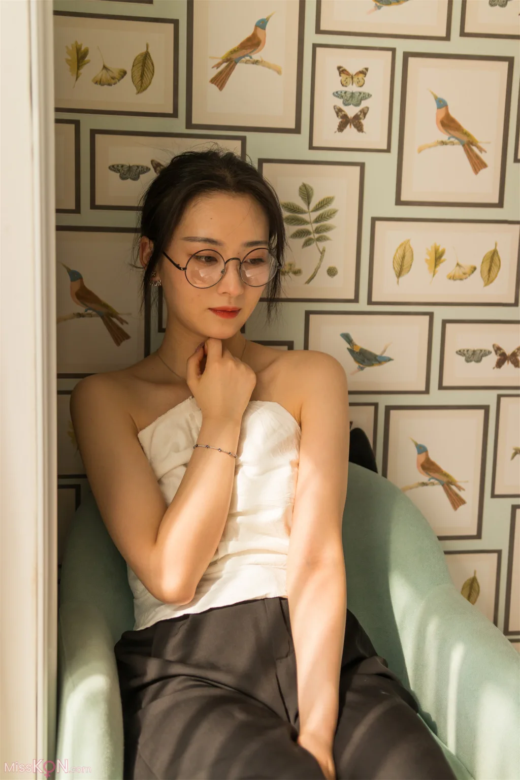 [Private Photoshoot] PKG眼镜娘: S级女神 阳光与思绪的温柔对话 (307 ảnh)