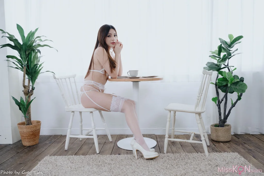 kiki: 可爱白丝內衣 (104 ảnh)