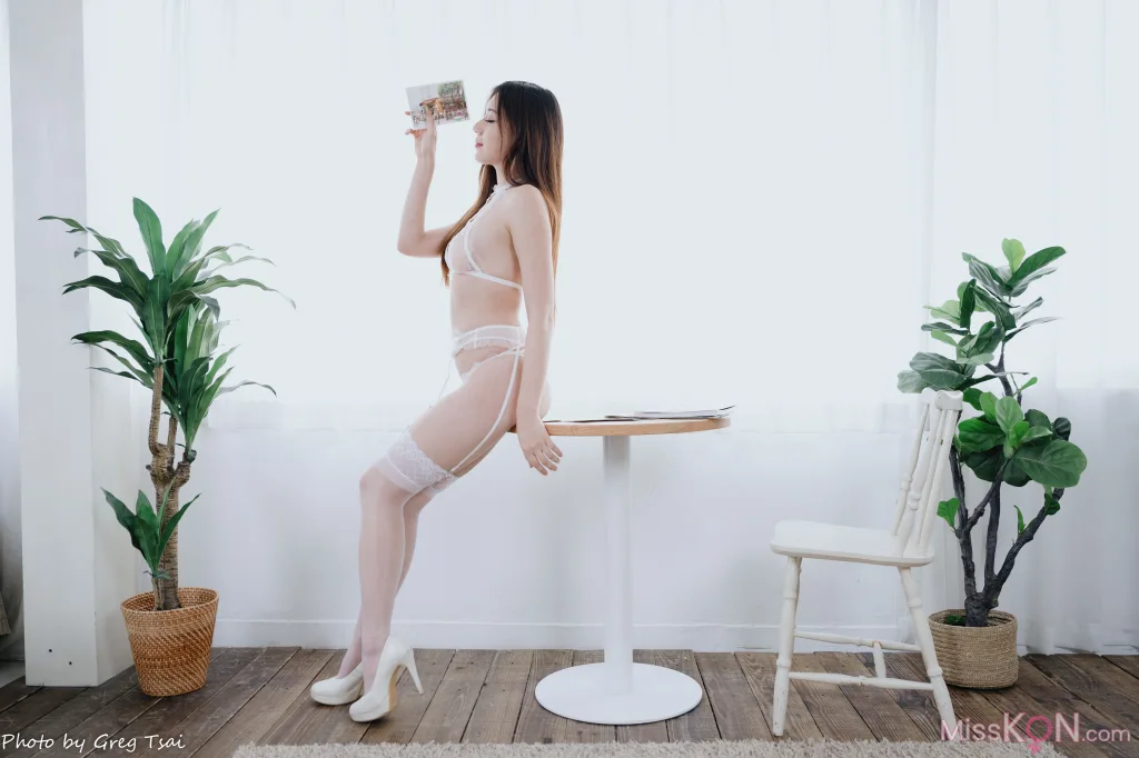 kiki: 可爱白丝內衣 (104 ảnh)
