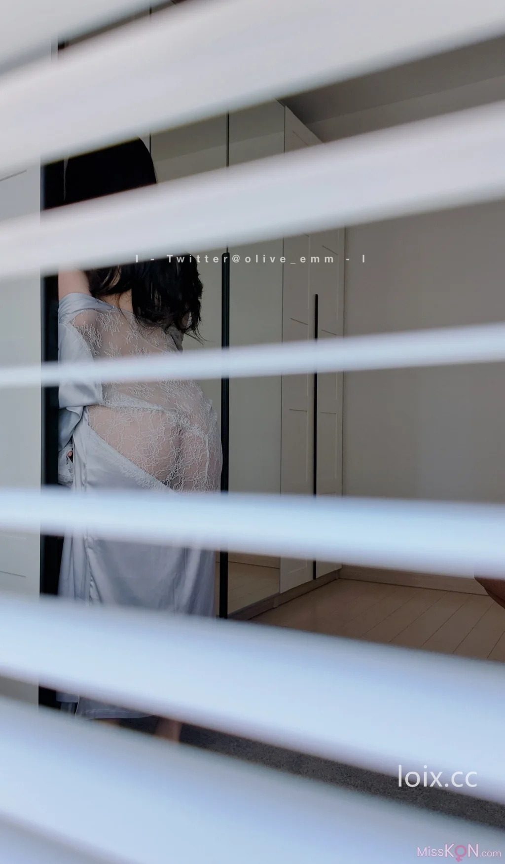 olive_emmm: 灰色睡衣 (24 ảnh )