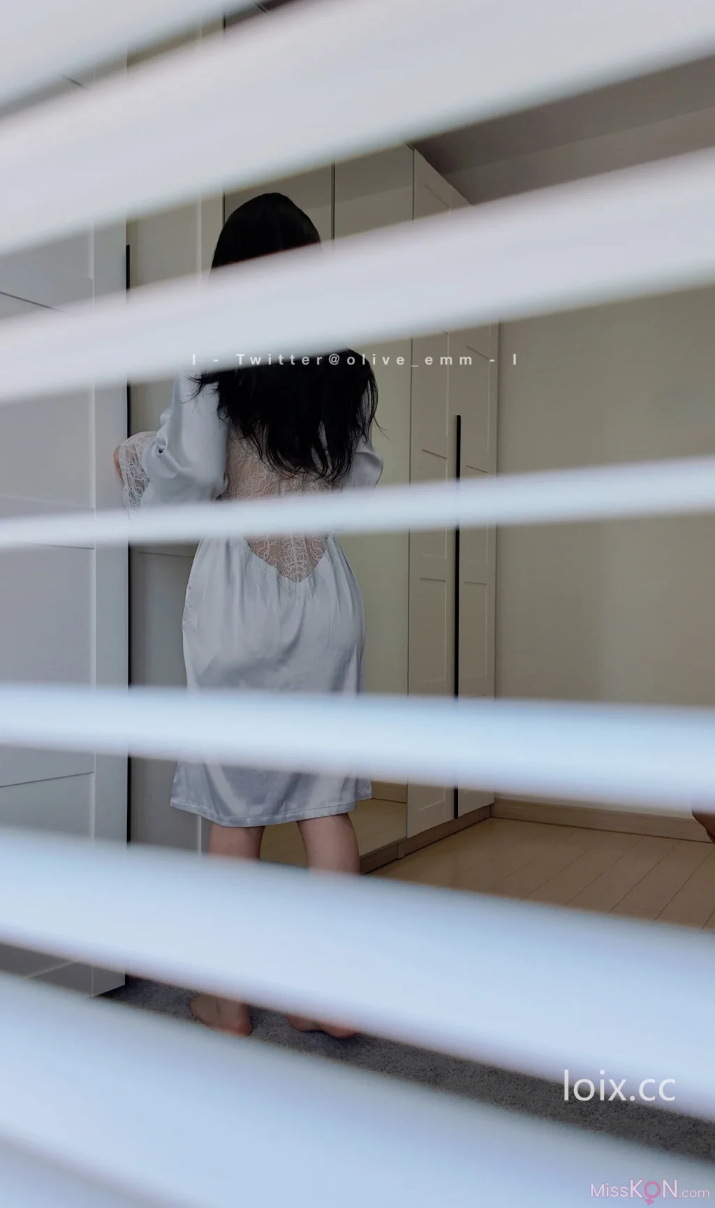 olive_emmm: 灰色睡衣 (24 ảnh )