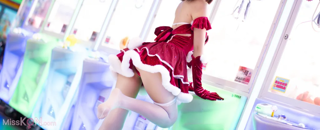 Coser@职业奶妈三水子: 圣诞小裙子 (72 photos)