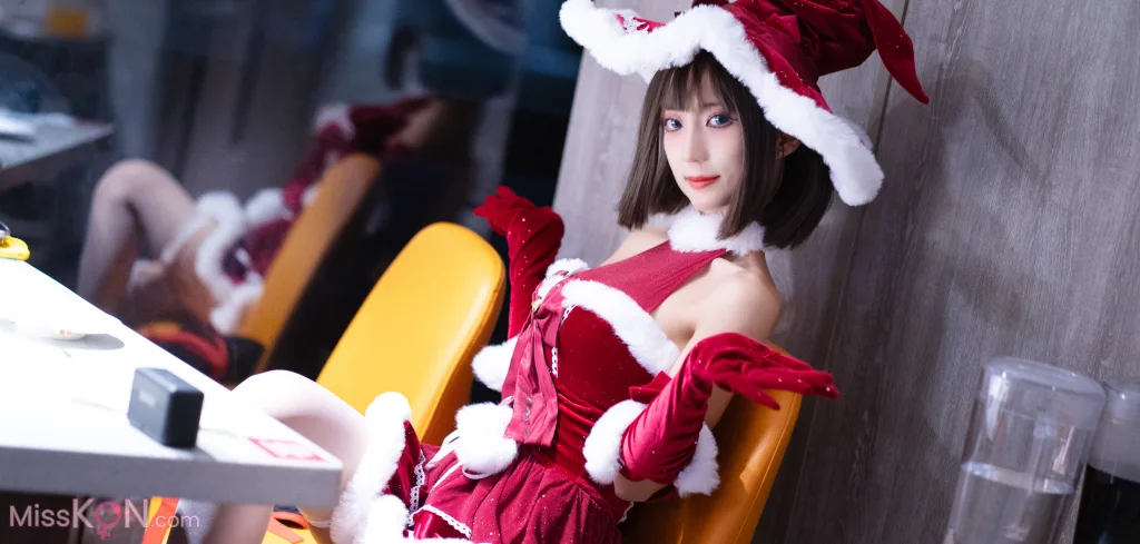 Coser@职业奶妈三水子: 圣诞小裙子 (72 photos)