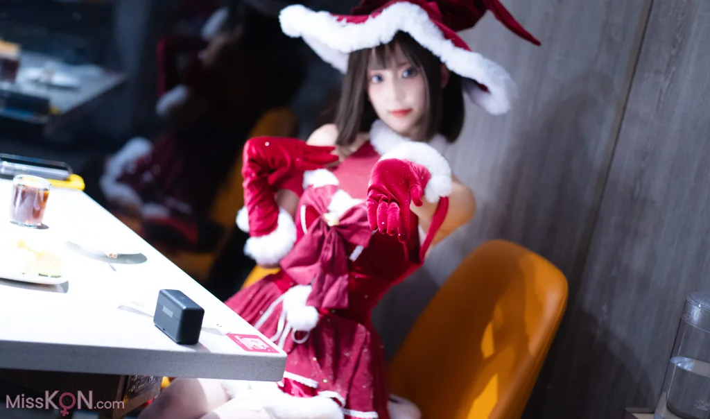 Coser@职业奶妈三水子: 圣诞小裙子 (72 photos)