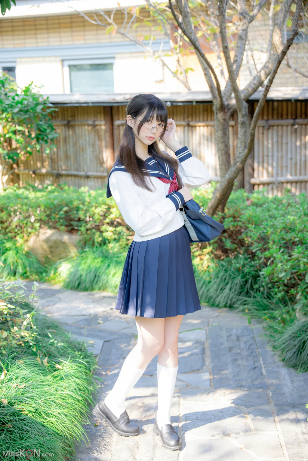 Coser@NAGISA魔物喵: 真面目な委員長 (89 ảnh)