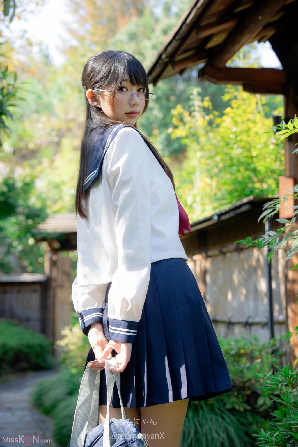 Coser@NAGISA魔物喵: 真面目な委員長 (89 ảnh)