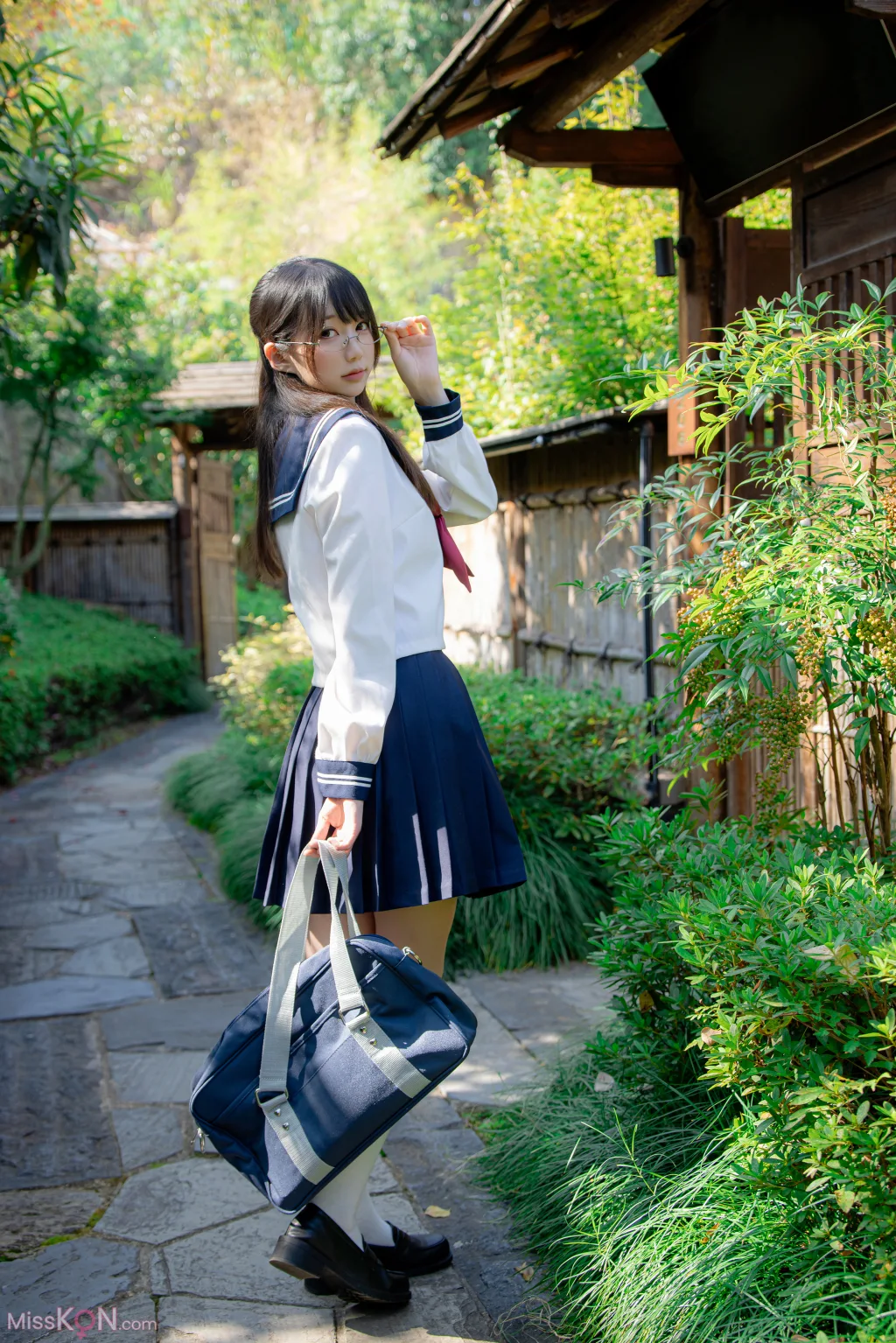 Coser@NAGISA魔物喵: 真面目な委員長 (89 ảnh)