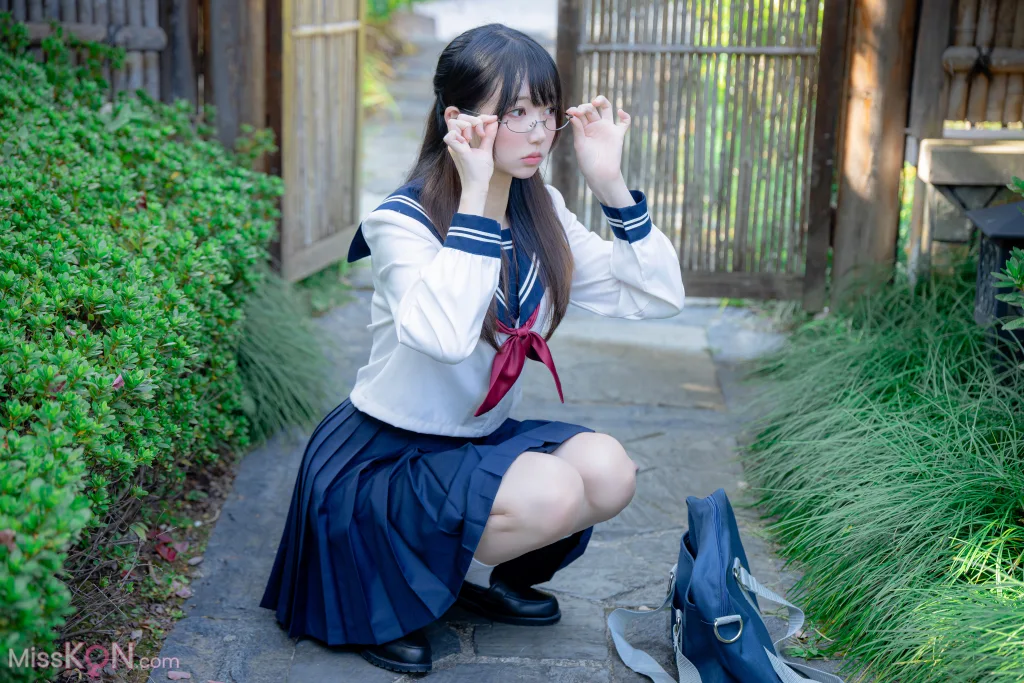 Coser@NAGISA魔物喵: 真面目な委員長 (89 ảnh)