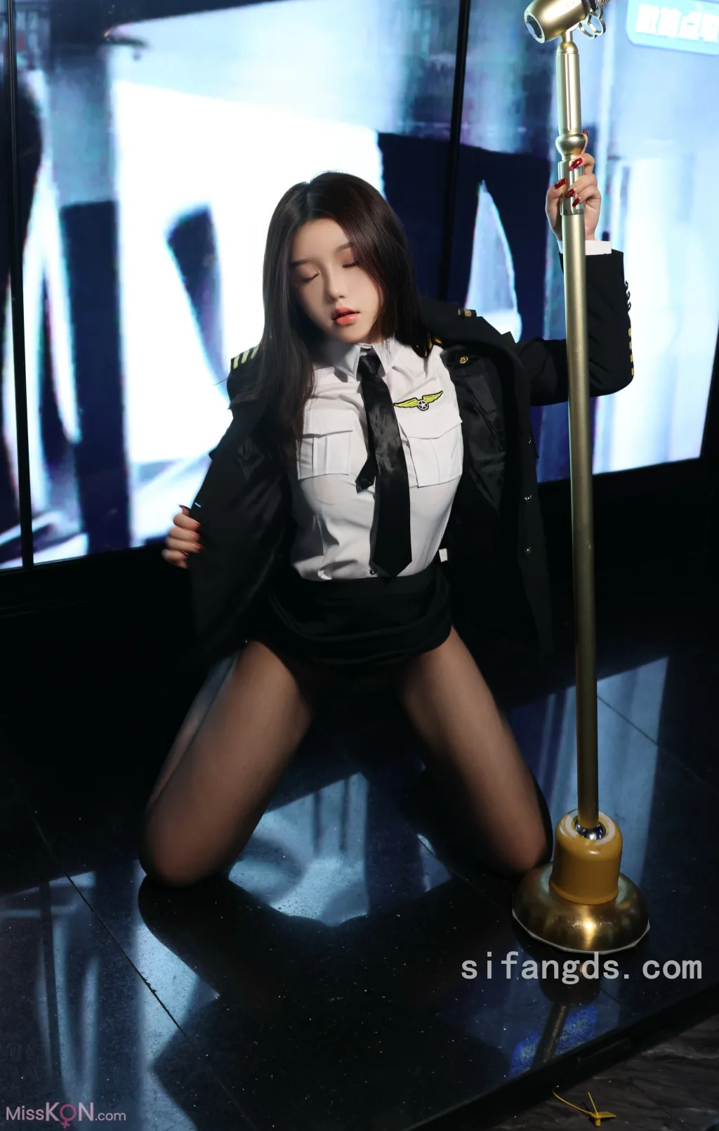 [XR Uncensored] 小薯条nienie: R18 秀人网模特 KTV激情篇剧情 (101 ảnh)