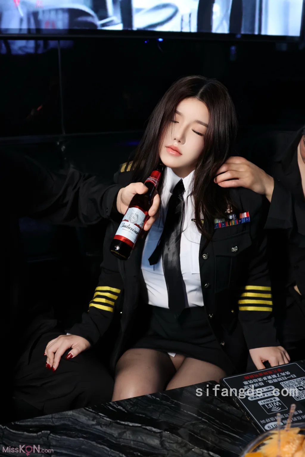 [XR Uncensored] 小薯条nienie: R18 秀人网模特 KTV激情篇剧情 (101 ảnh)