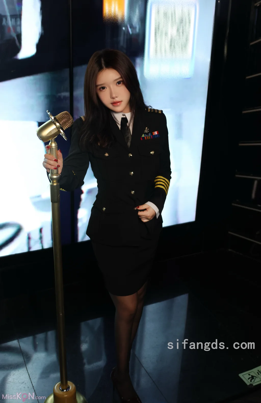 [XR Uncensored] 小薯条nienie: R18 秀人网模特 KTV激情篇剧情 (101 photos)