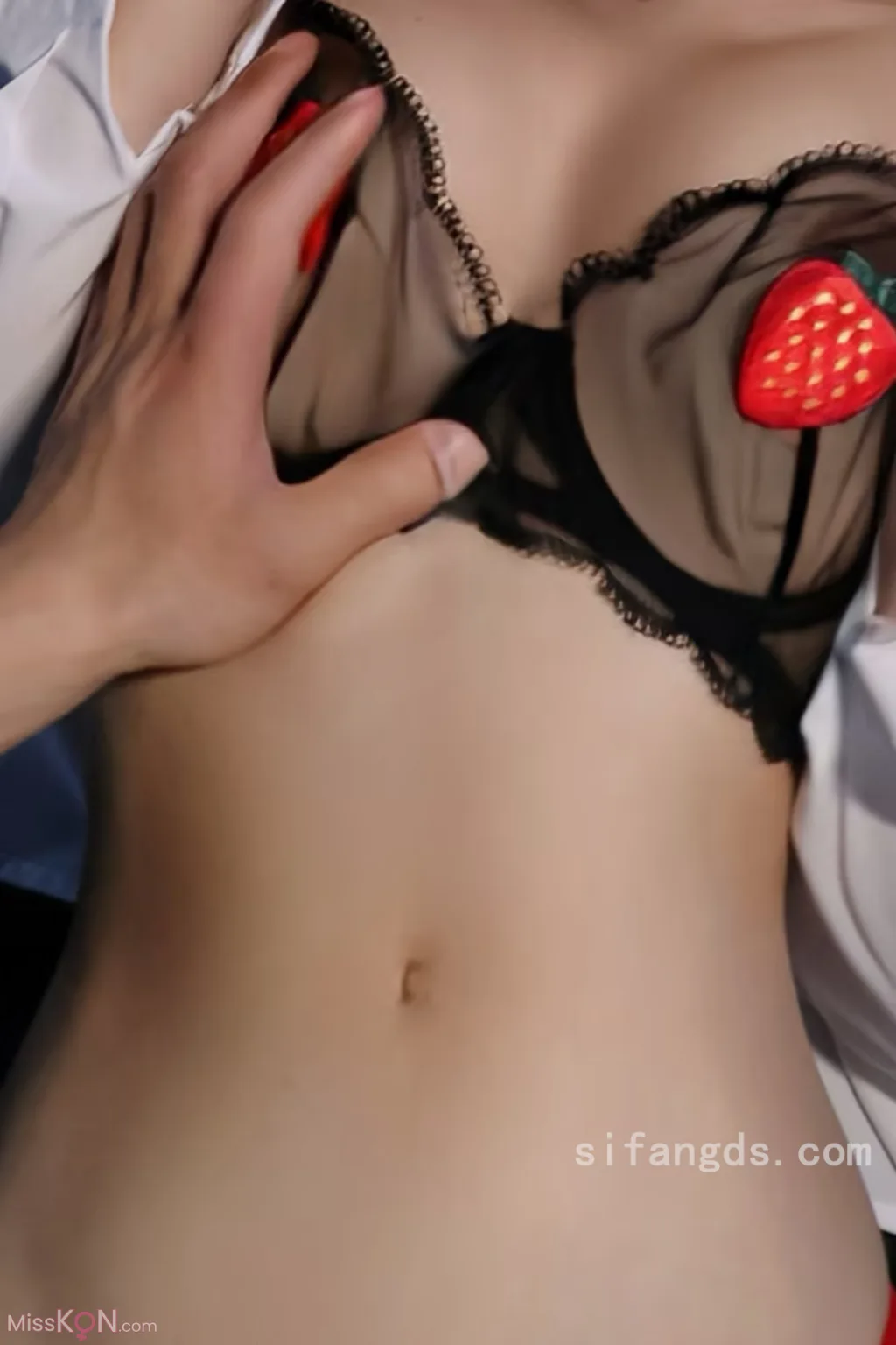 [XR Uncensored] 小薯条nienie: R18 秀人网模特 KTV激情篇剧情 (101 photos)