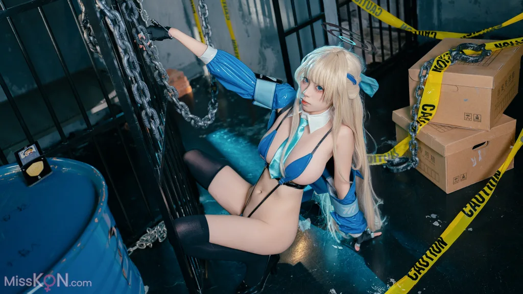 Coser@三無人型: 蔚蓝档案 飞鸟马时女警 (41 photos)