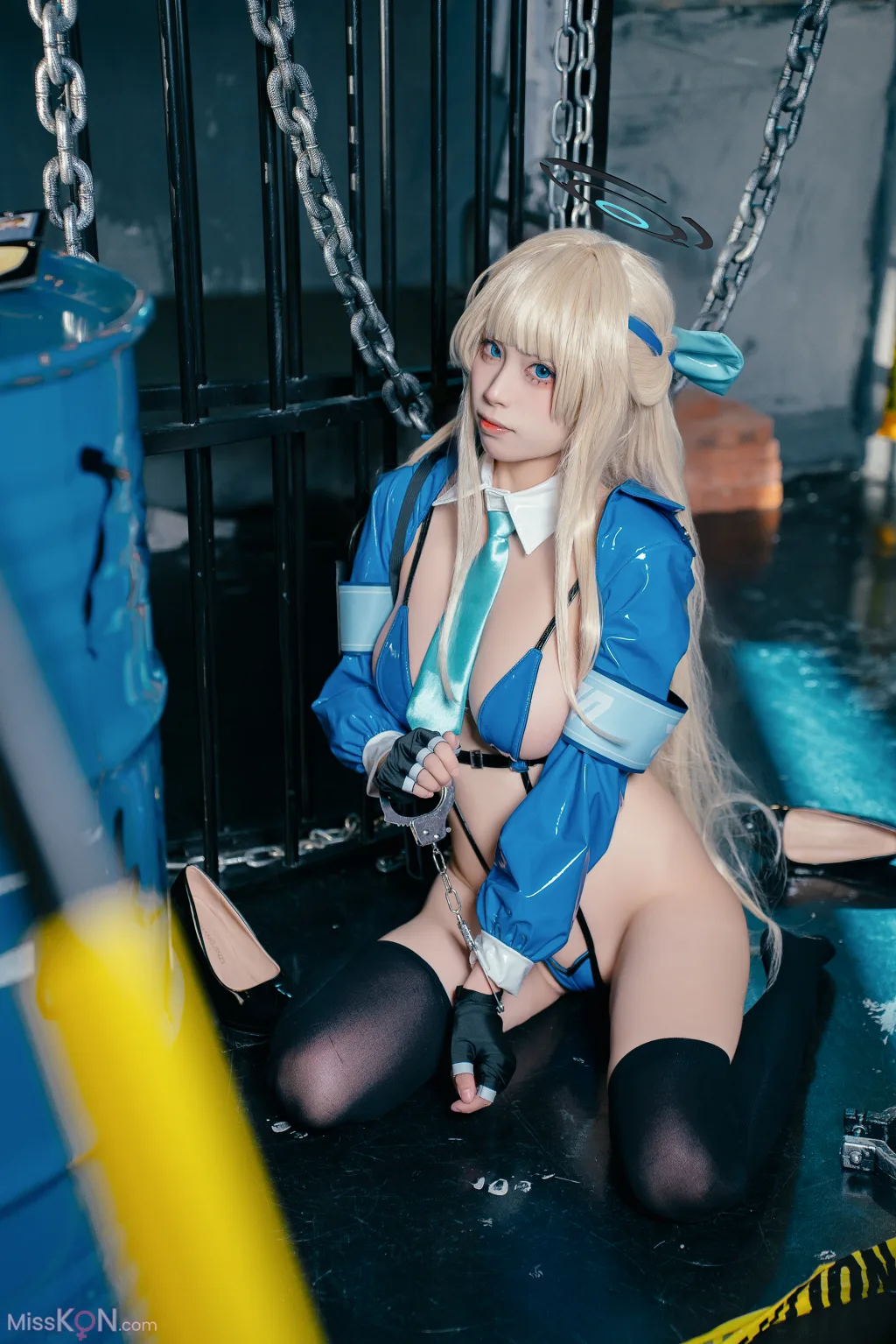 Coser@三無人型: 蔚蓝档案 飞鸟马时女警 (41 photos)