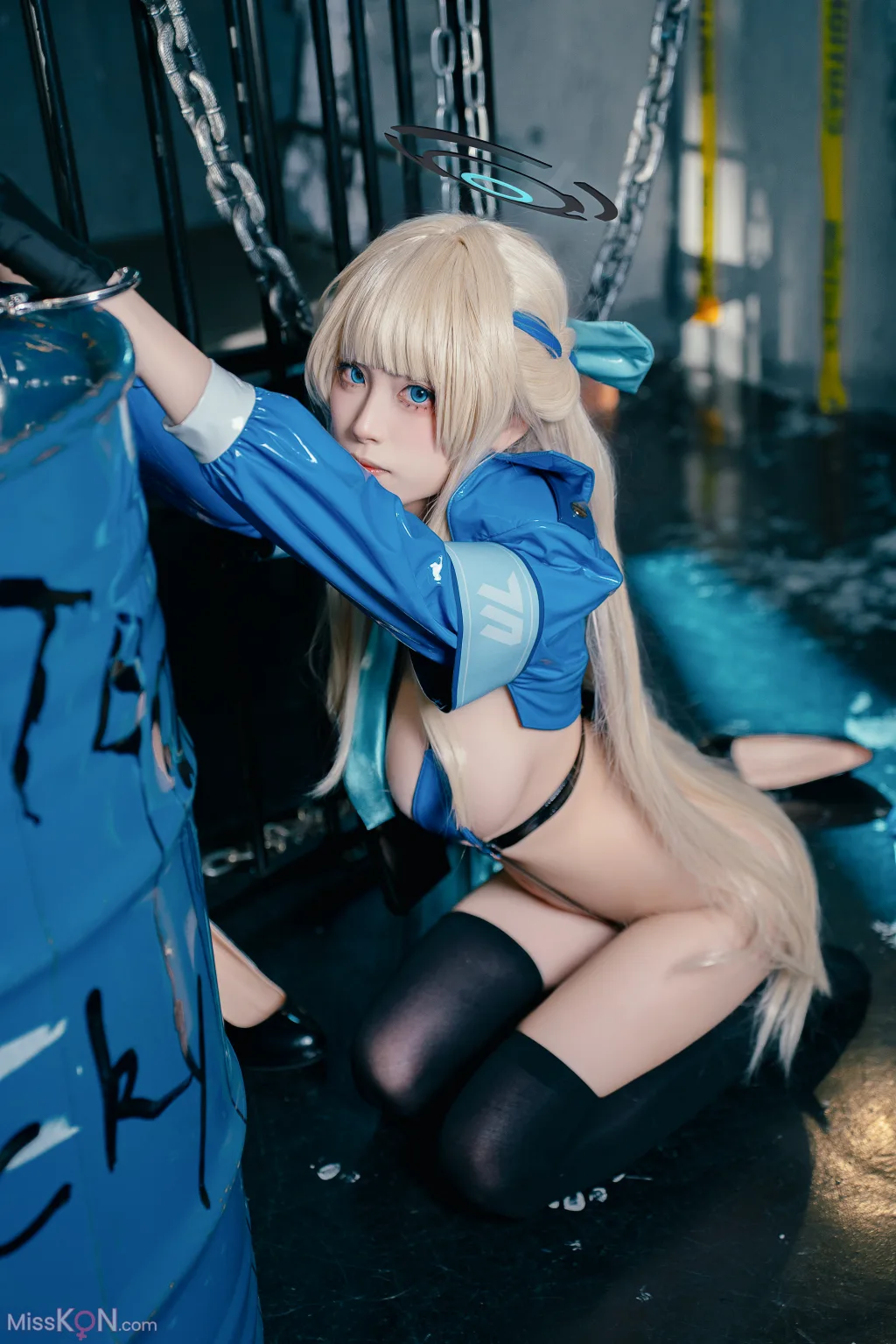 Coser@三無人型: 蔚蓝档案 飞鸟马时女警 (41 photos)