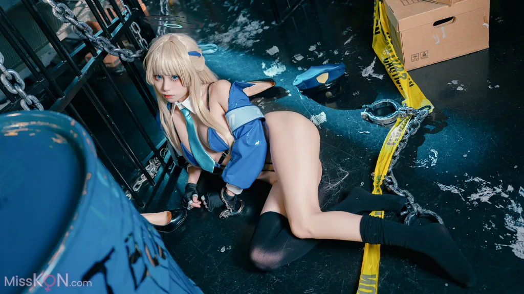 Coser@三無人型: 蔚蓝档案 飞鸟马时女警 (41 photos)