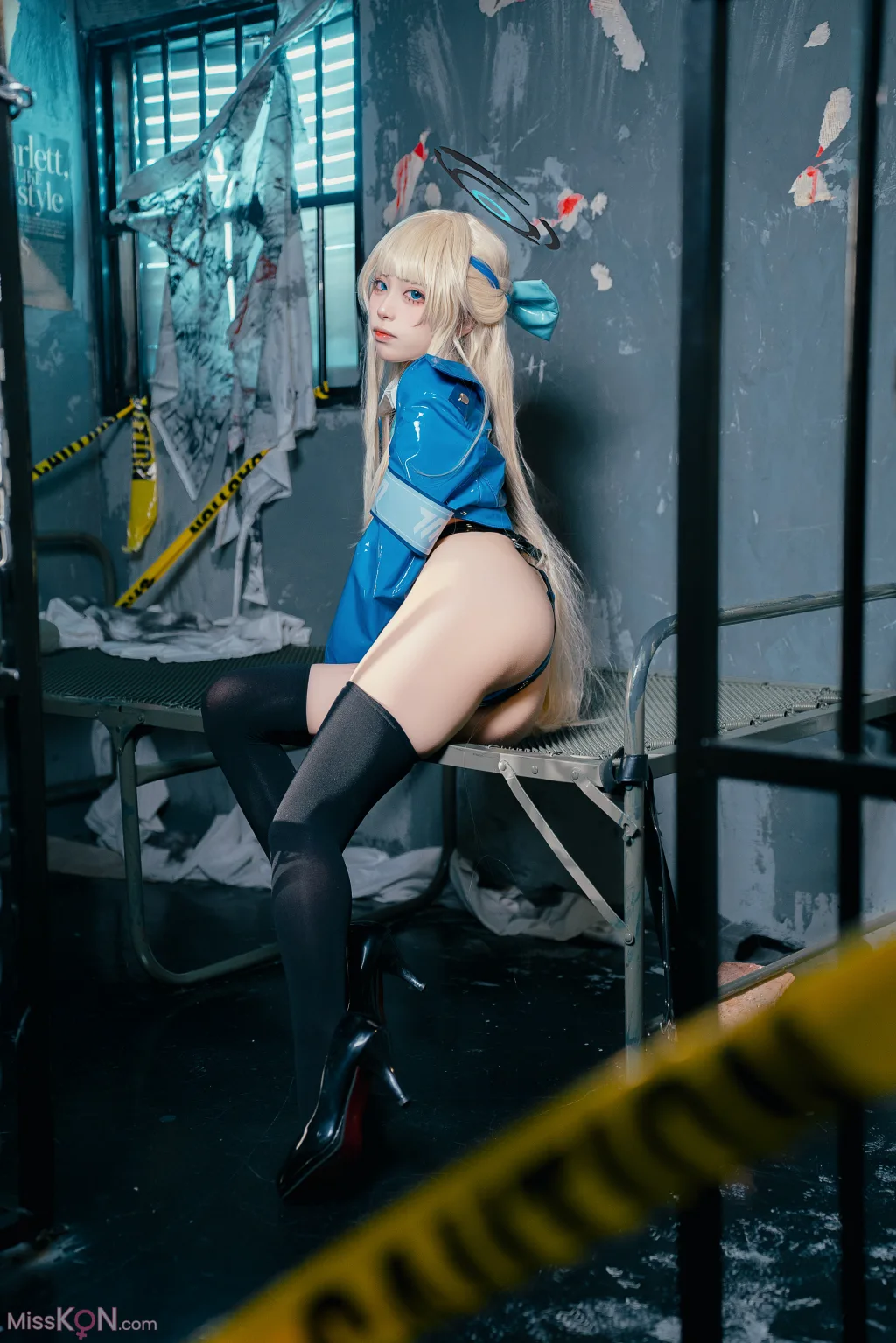 Coser@三無人型: 蔚蓝档案 飞鸟马时女警 (41 photos)