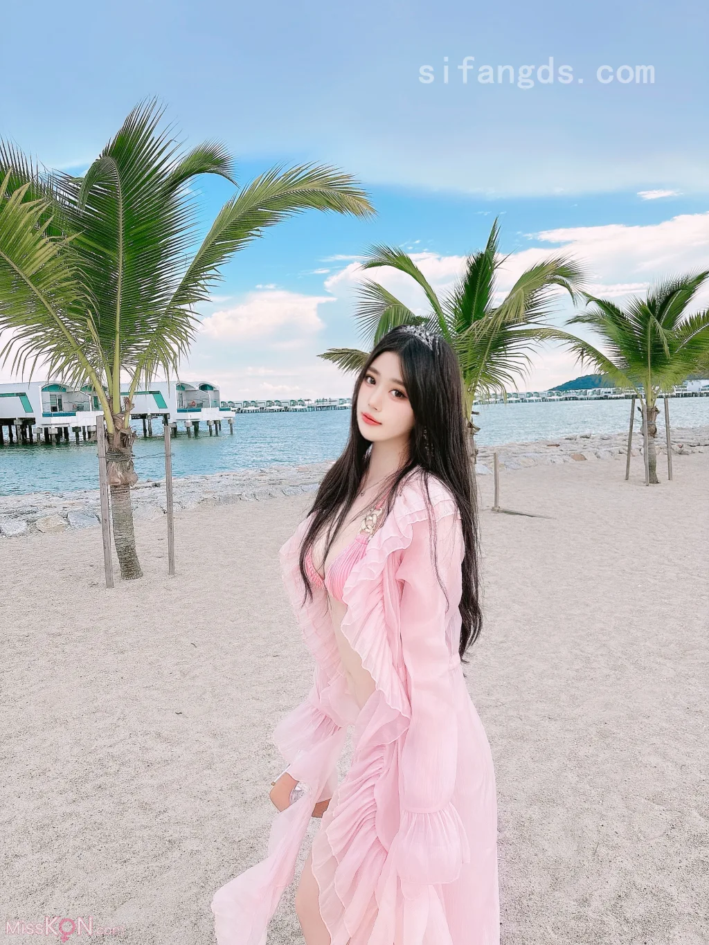 [XR Uncensored] 蛋蛋宝: R18 秀人网模特 粉色泳装的诱惑 (72 photos)