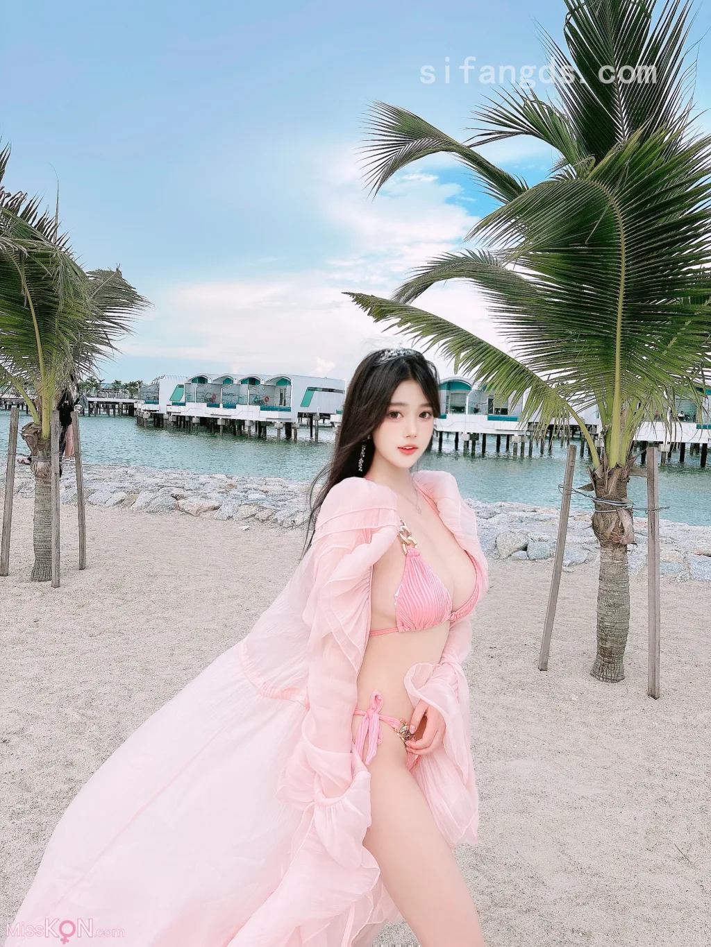 [XR Uncensored] 蛋蛋宝: R18 秀人网模特 粉色泳装的诱惑 (72 photos)