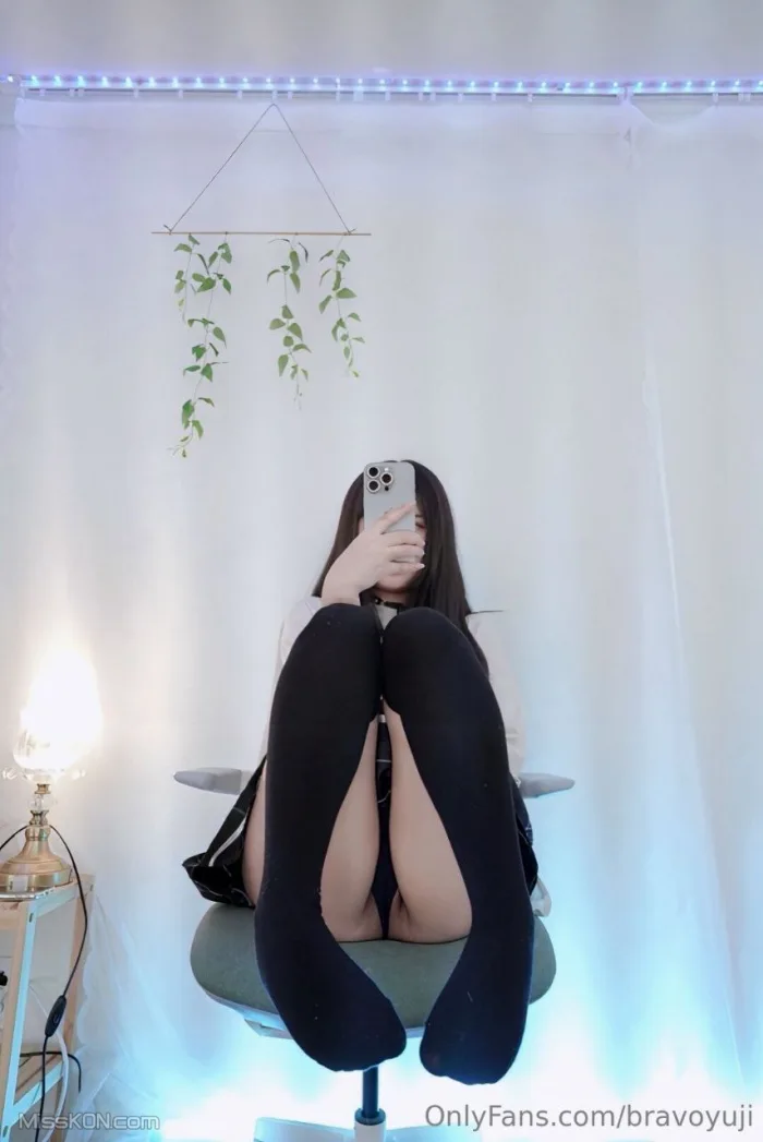 bravoyuji: 童颜巨乳 (36 ảnh )