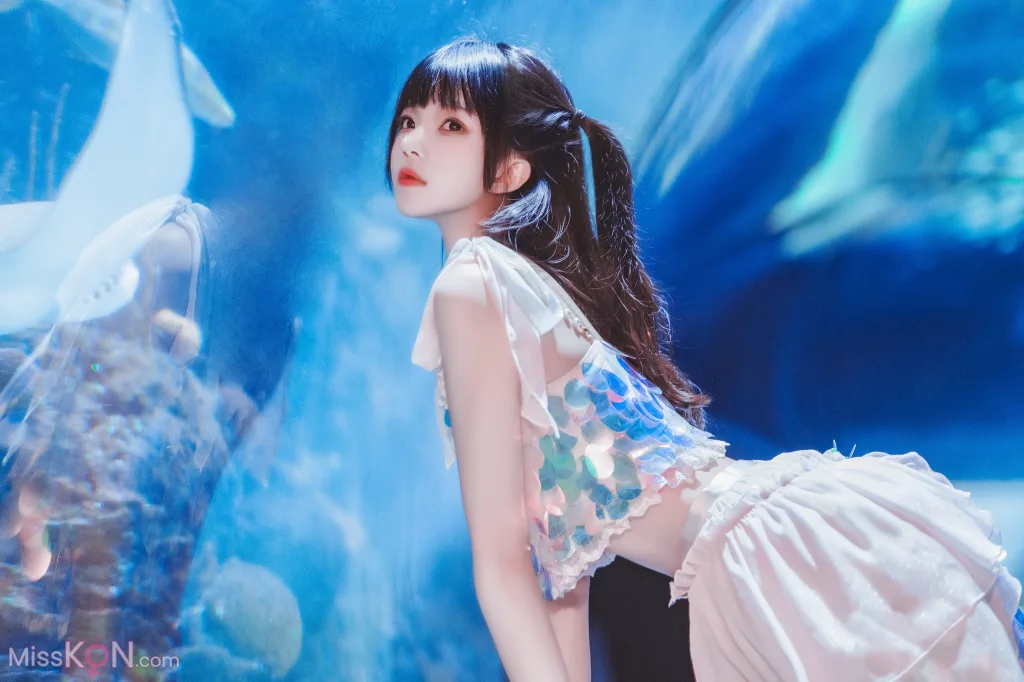 Coser@桜桃喵: 水族馆 (15 photos)