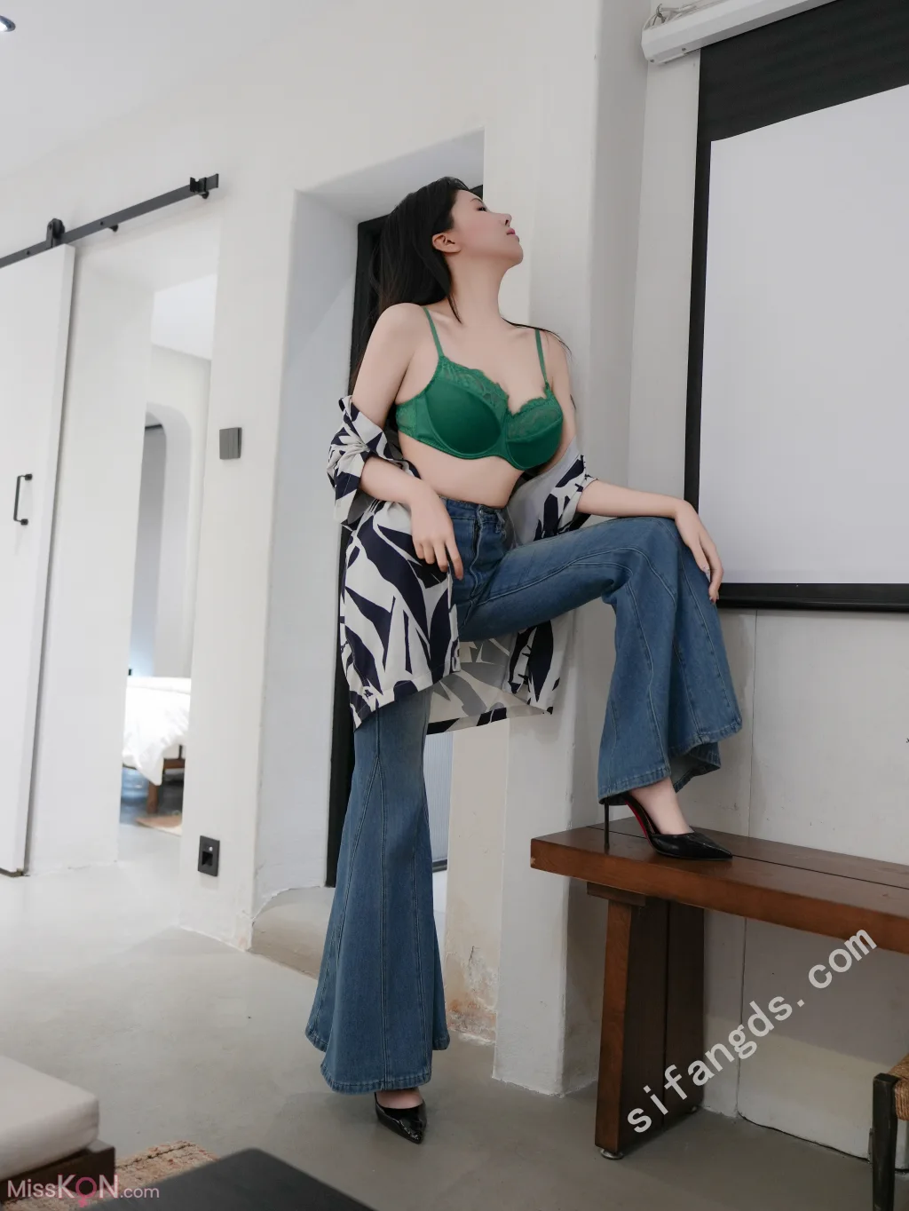 [XR Uncensored] 袁圆: R18 秀人网模特 牛仔裤里的灰丝 (89 ảnh)