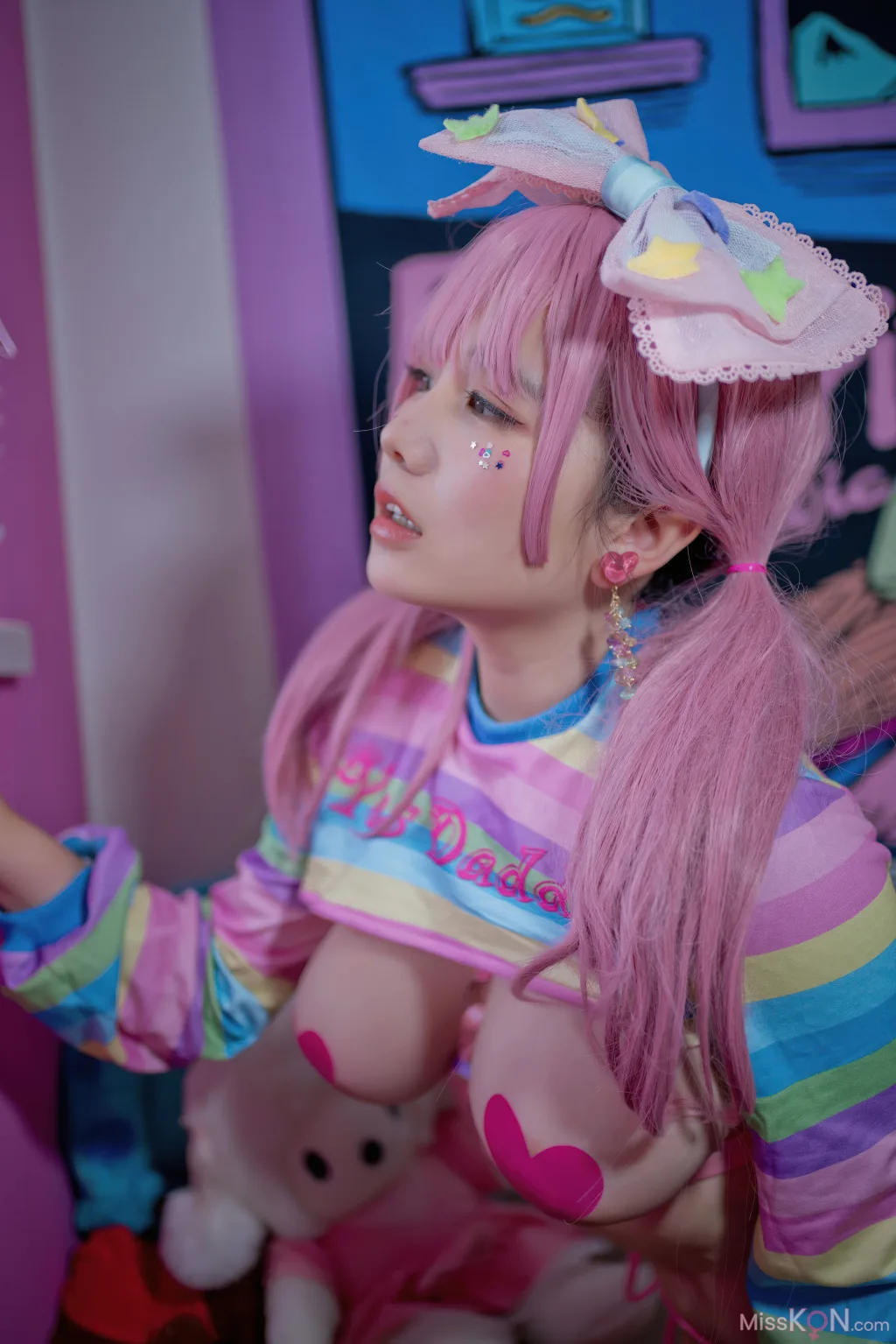 Coser@阿半今天很开心: 粉色双马尾 (43 photos)