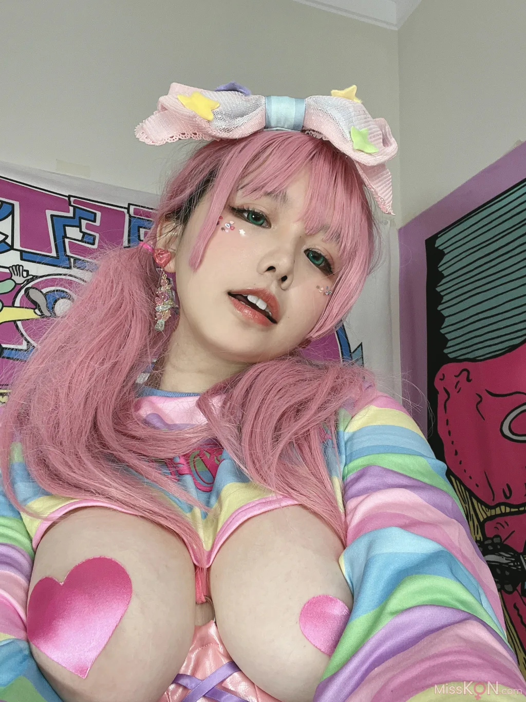 Coser@阿半今天很开心: 粉色双马尾 (43 photos)