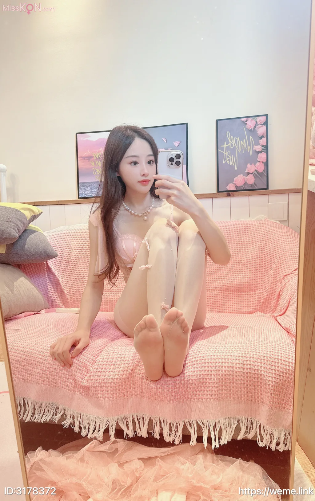 小萌子: 粉色萌妹 (46 photos)