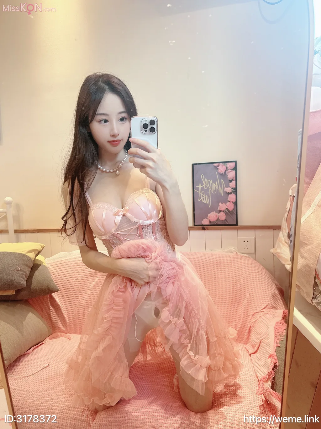 小萌子: 粉色萌妹 (46 photos)