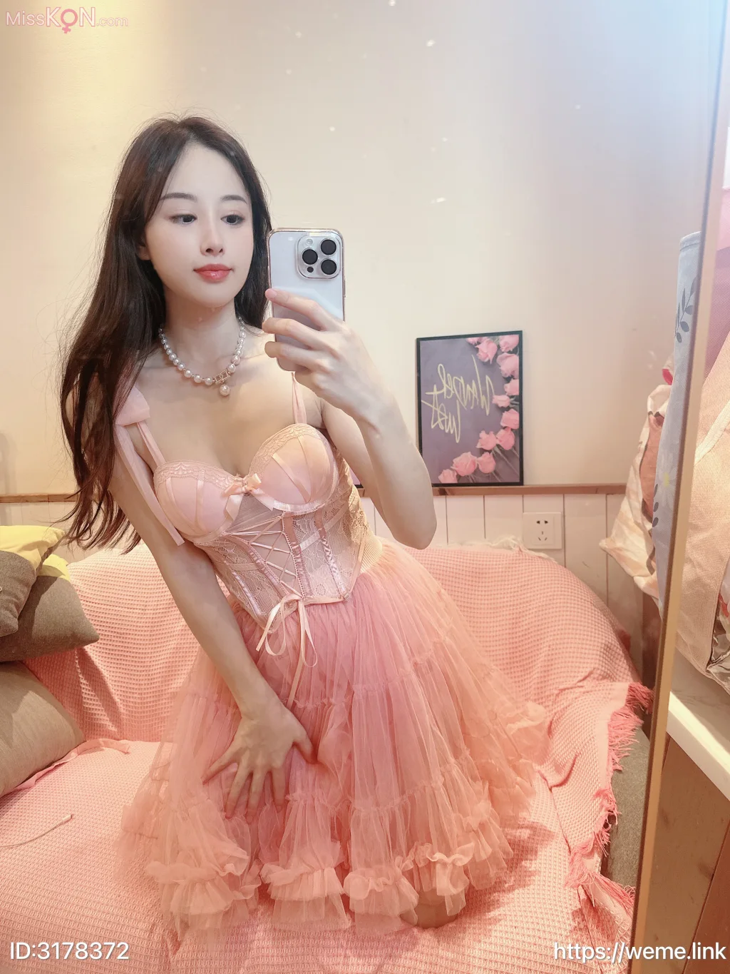 小萌子: 粉色萌妹 (46 photos)