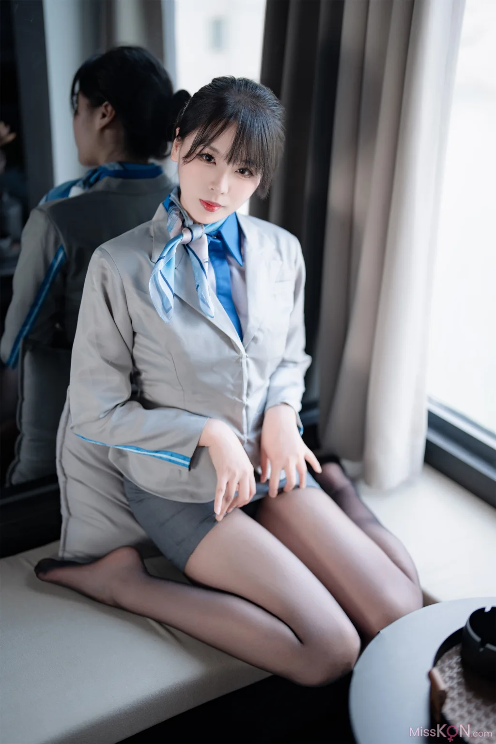 Coser@轩萧学姐: 空姐室内黑丝 (75 photos)