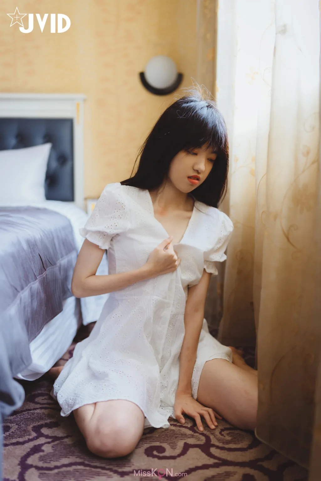 [JVID] (全裸無碼)18歲女高中生 缺錢全奉獻!!陪大家過好年~!! (100 photos)