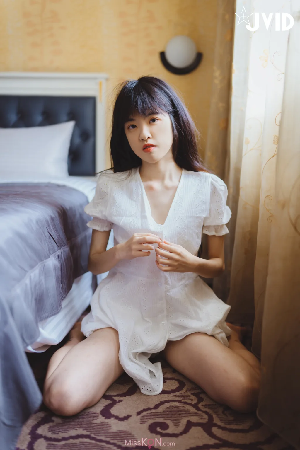 [JVID] (全裸無碼)18歲女高中生 缺錢全奉獻!!陪大家過好年~!! (100 photos)