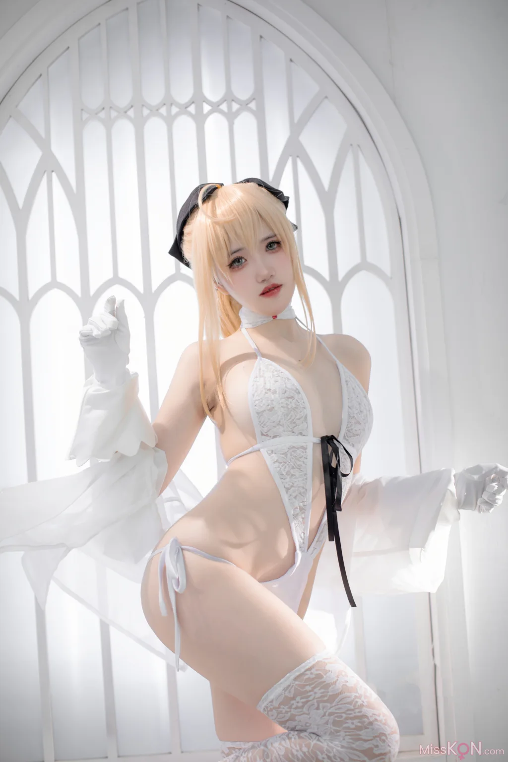 Coser@阿薰kaOri: FGO 白Saber (50 photos)