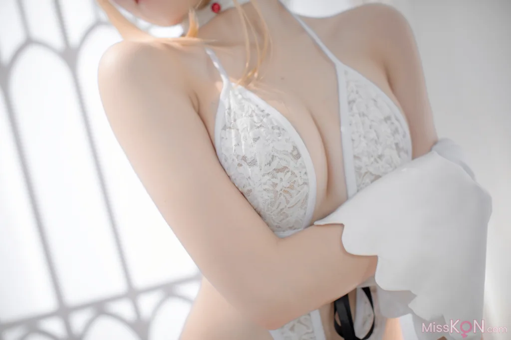 Coser@阿薰kaOri: FGO 白Saber (50 photos)