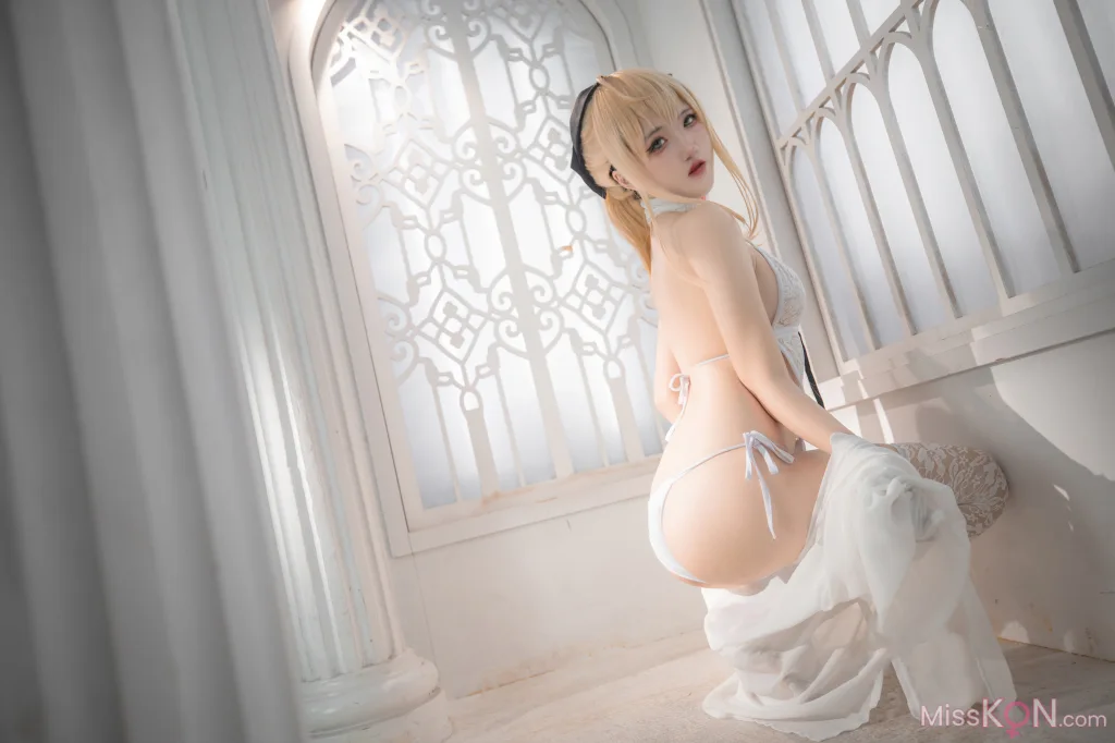 Coser@阿薰kaOri: FGO 白Saber (50 photos)