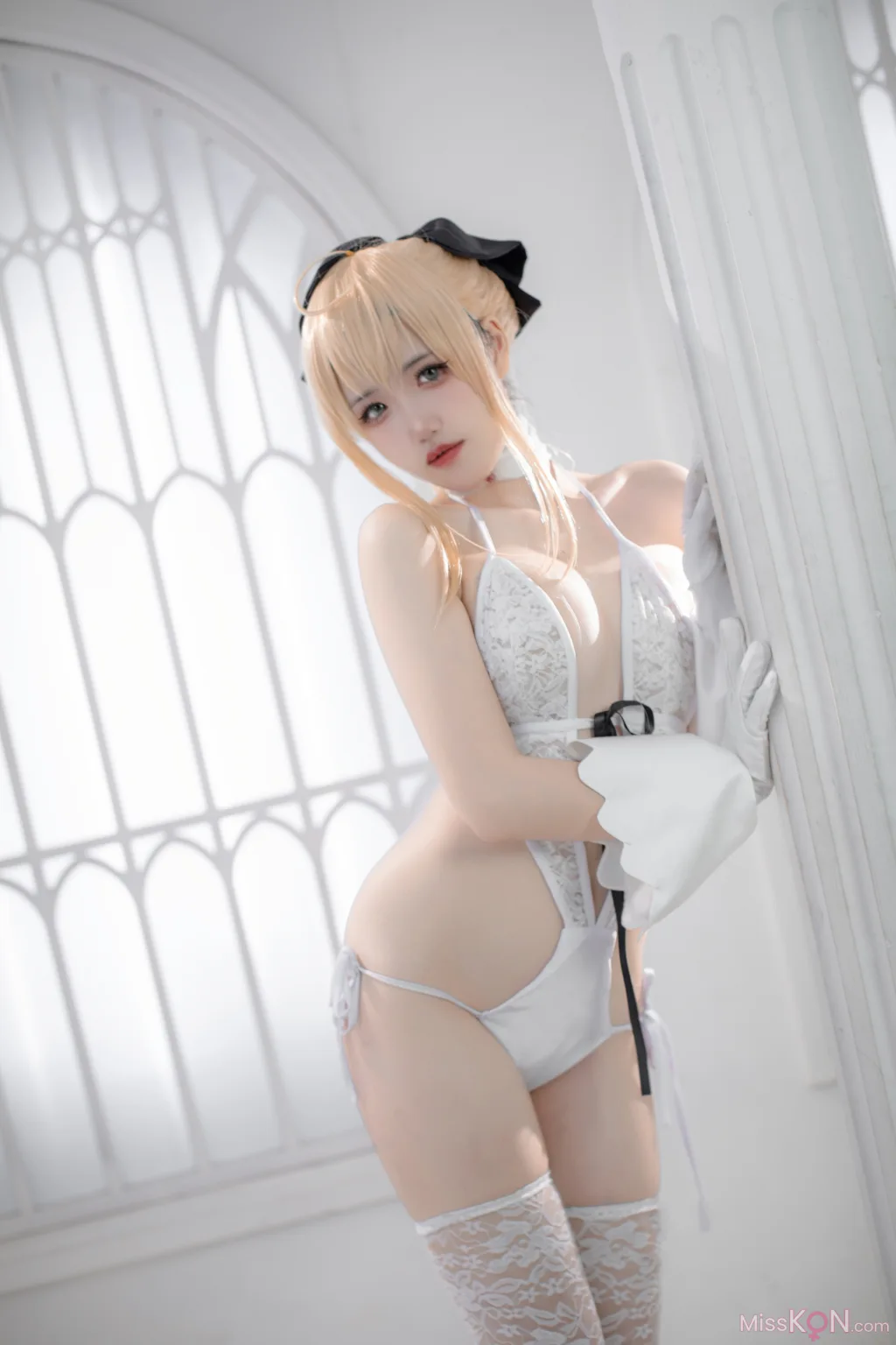 Coser@阿薰kaOri: FGO 白Saber (50 photos)