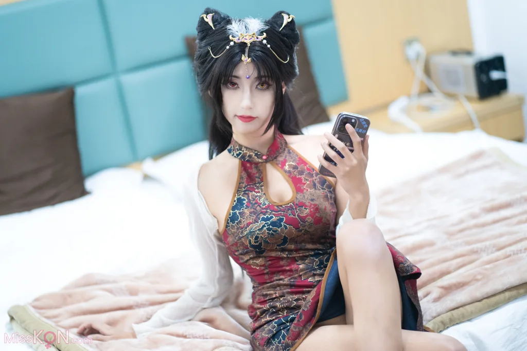 Coser@职业奶妈三水子: 玉玲珑旗袍 (54 photos)