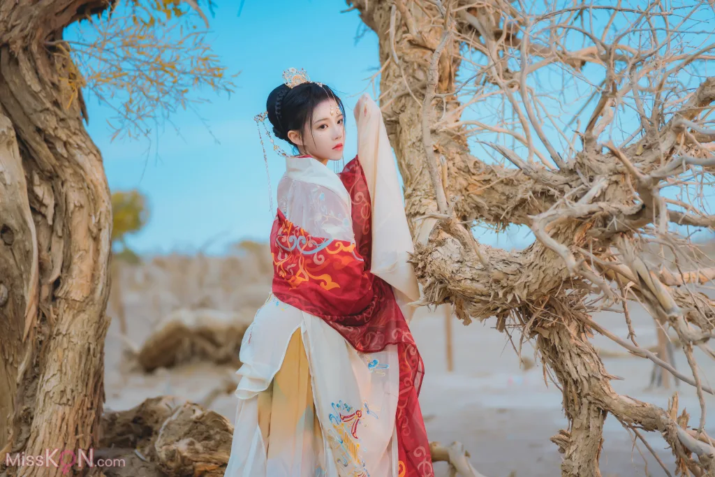 Coser@桜桃喵: 惊鸿 (15 photos)