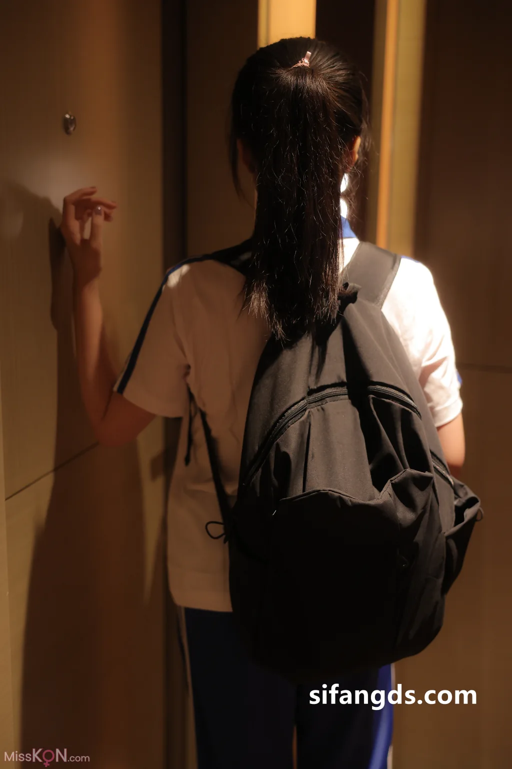 [XR Uncensored] 蛋蛋宝 &amp; 袁圆: R18 秀人网模特 双人JK学生装 (81 ảnh )