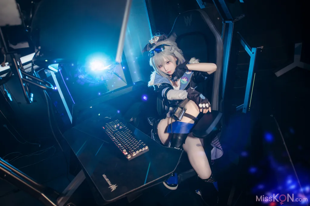 Coser@花柒Hana: 崩坏：星穹铁道 银狼 (17 ảnh)
